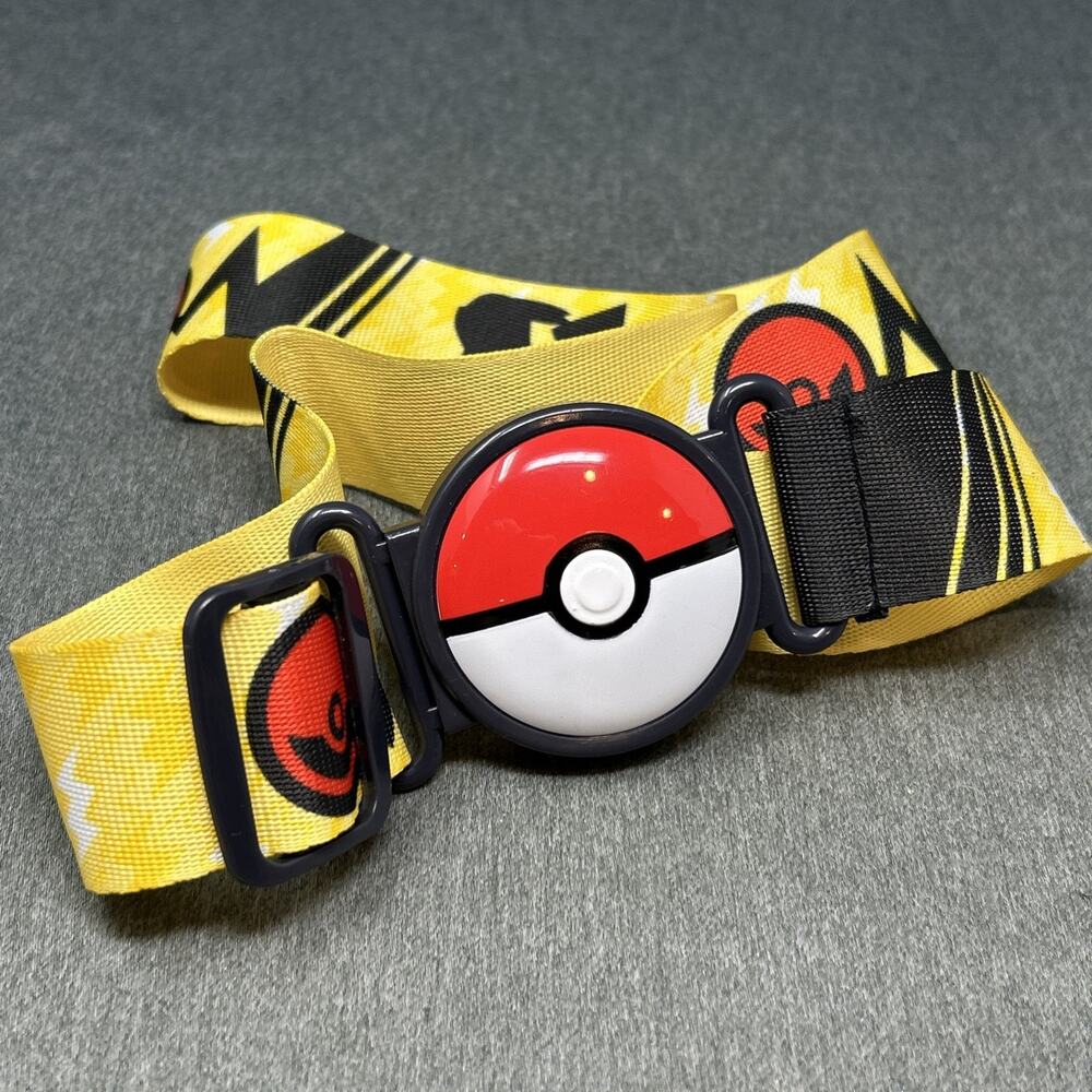 Pokémon Clip N Go Belt Youth Adjustable Yellow Pikachu Poke Ball Buckle 2018